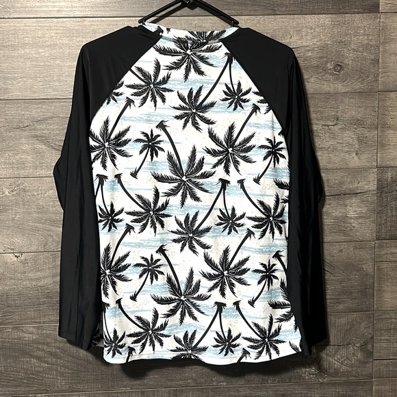 Long Sleeve Rash Guard - Picture 6 of 7